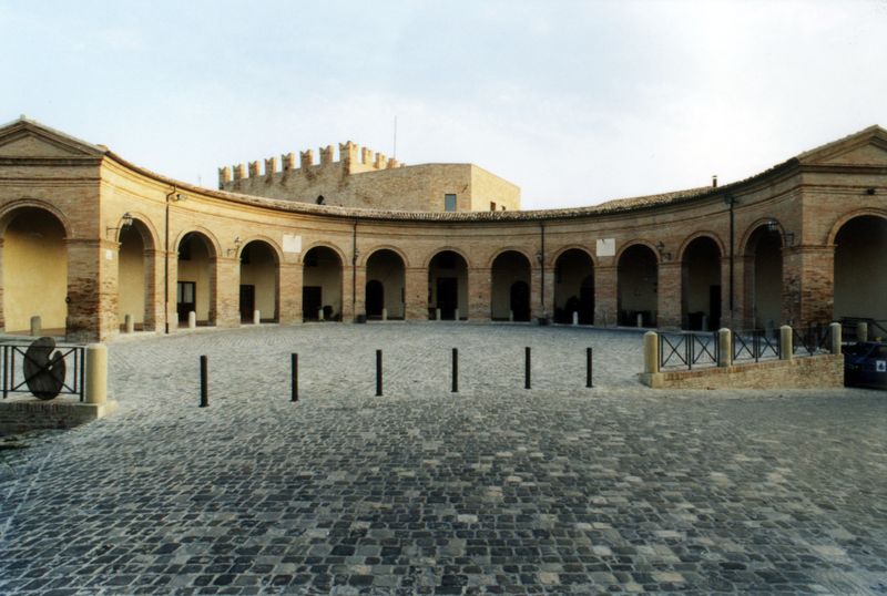 piazza maggiore mondaino